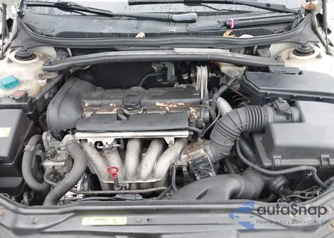 2001 Volvo V70 2.4/2.4 M Sr (Discontinued) z USA, uszkodzony, nr VIN YV1SW61R412105454